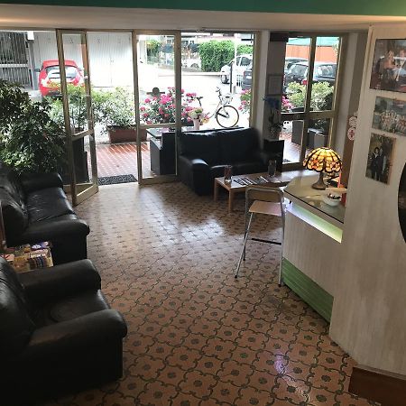 Hotel Mirella ريميني المظهر الخارجي الصورة