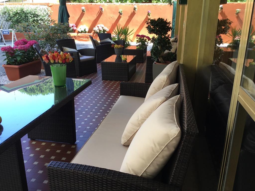 Hotel Mirella ريميني المظهر الخارجي الصورة