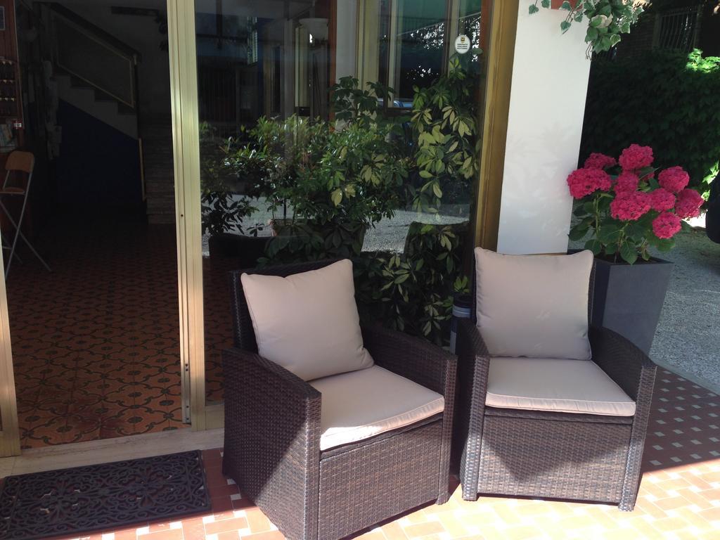 Hotel Mirella ريميني المظهر الخارجي الصورة