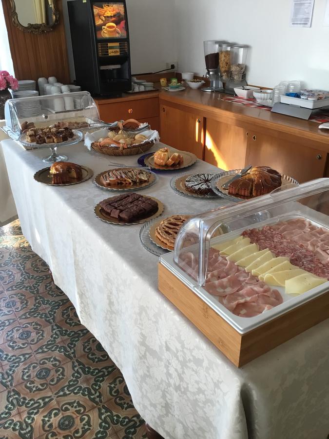 Hotel Mirella ريميني المظهر الخارجي الصورة