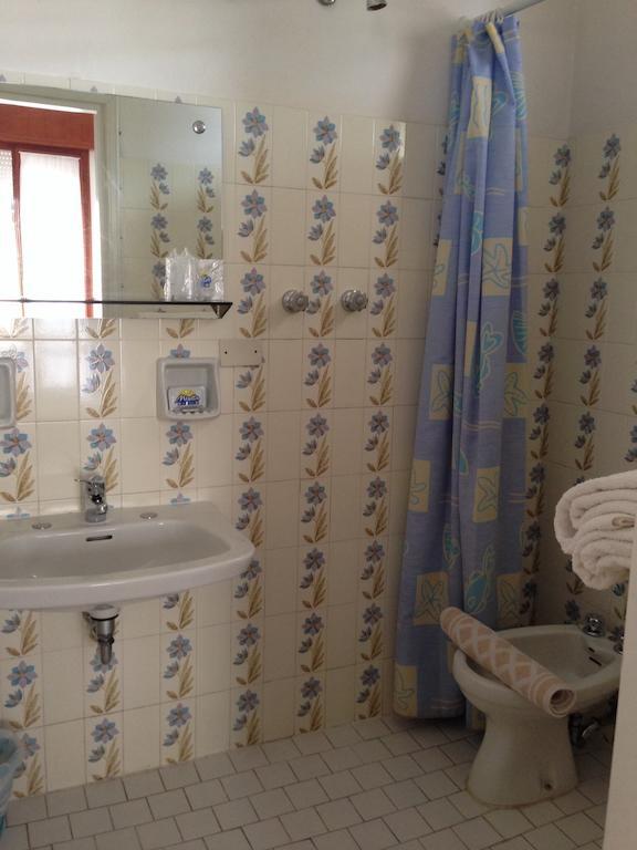 Hotel Mirella ريميني المظهر الخارجي الصورة